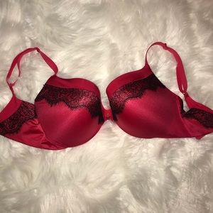 VS Red Push Up with Black Lace ❤️✨